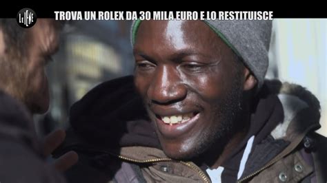 modou l'ambulante che ha restituito il rolex da 30mila euro|Modou l'eroe del Rolex a Le Iene: il mio gesto, il mio colloquio.